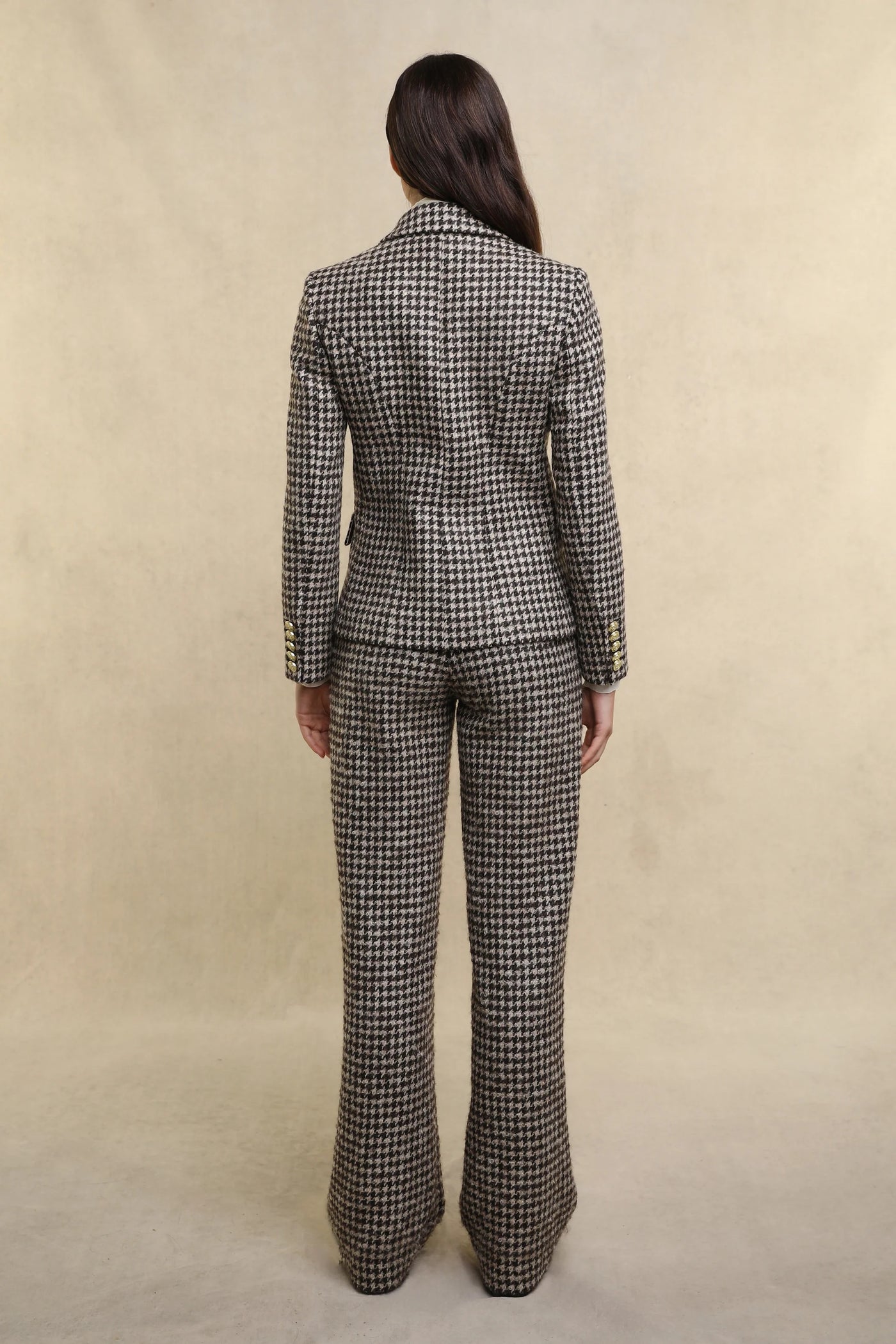 Holland Cooper Knightsbridge Ladies Blazer in Coffee Houndstooth Model Back