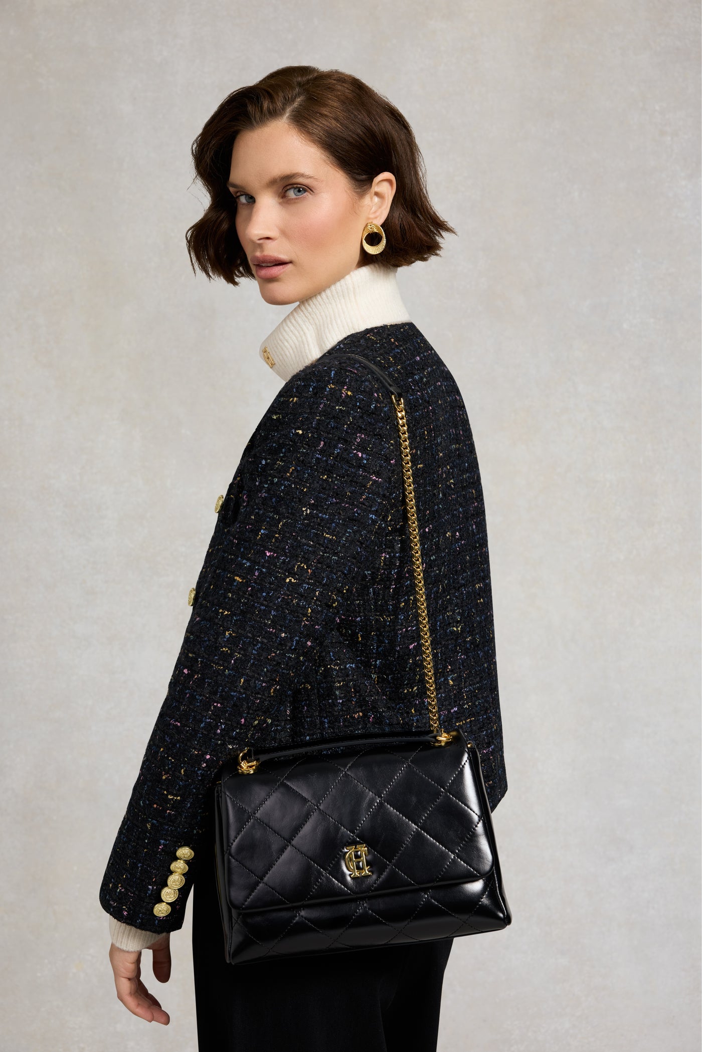  Holland Cooper Milan Midi Shoulder Bag in Black Model